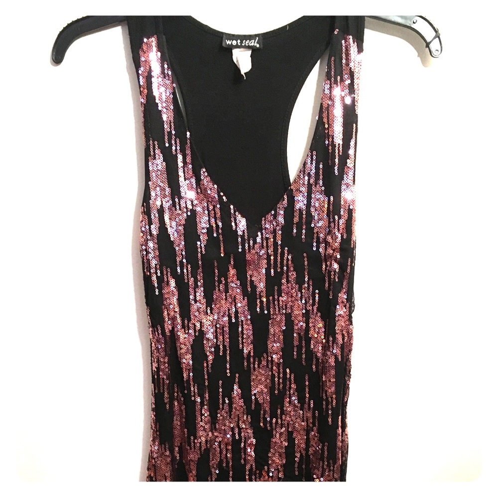 Pink sequins V-neck top